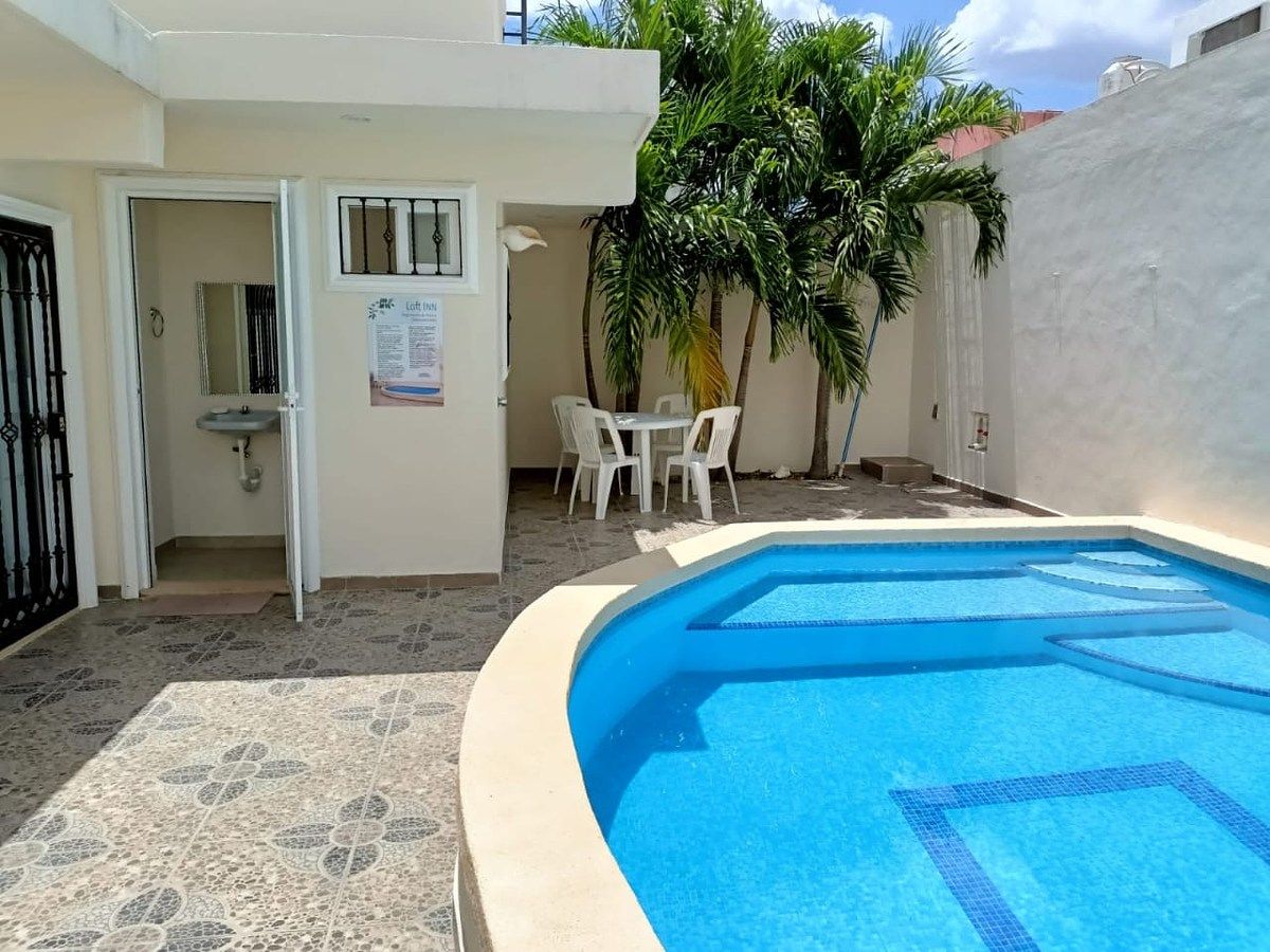 11 de 12: Piscina de área común