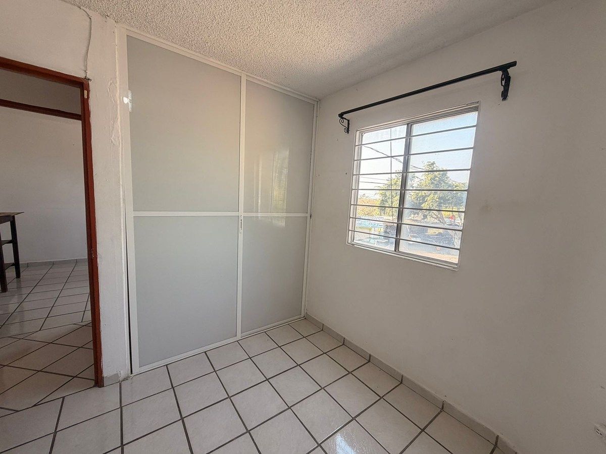 8 de 13: Habitación 2