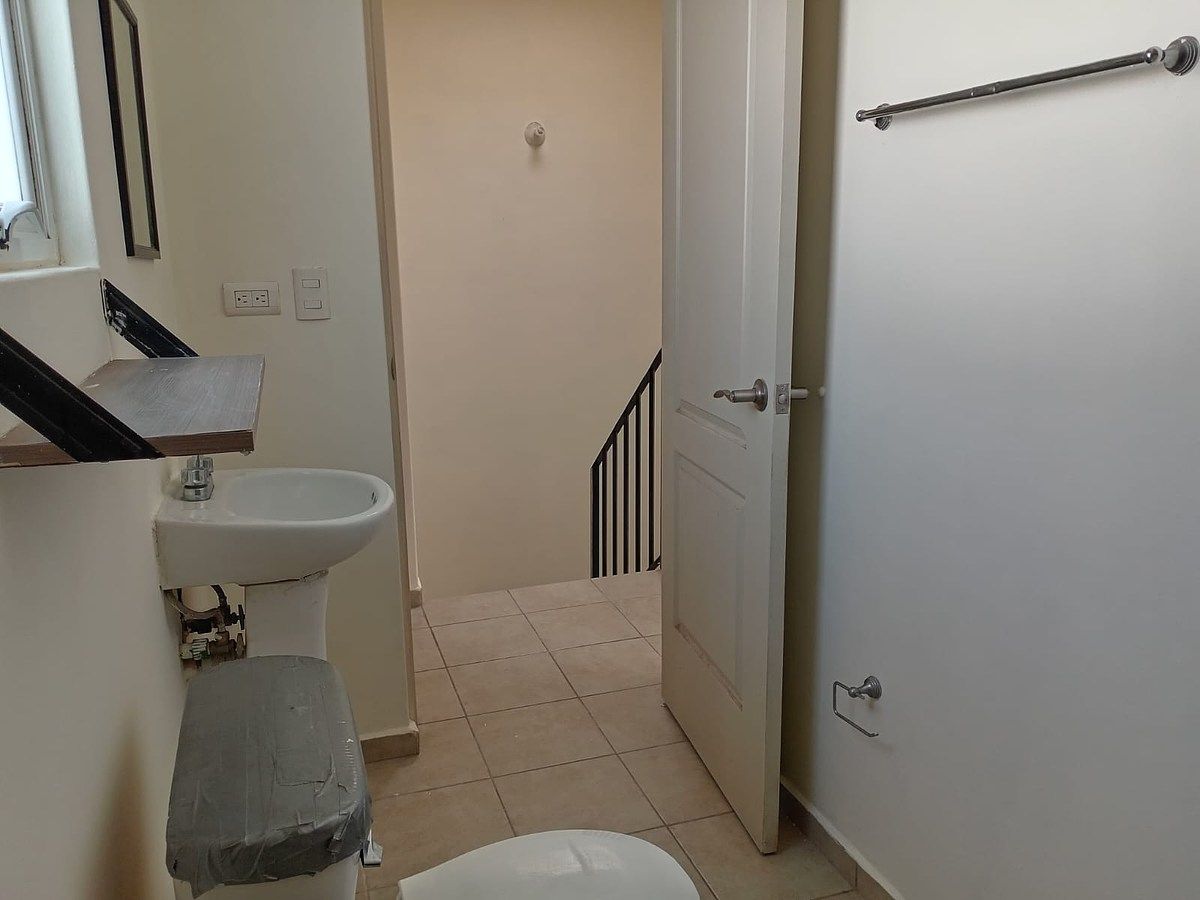 2 de 23: BAÑO COMPLETO