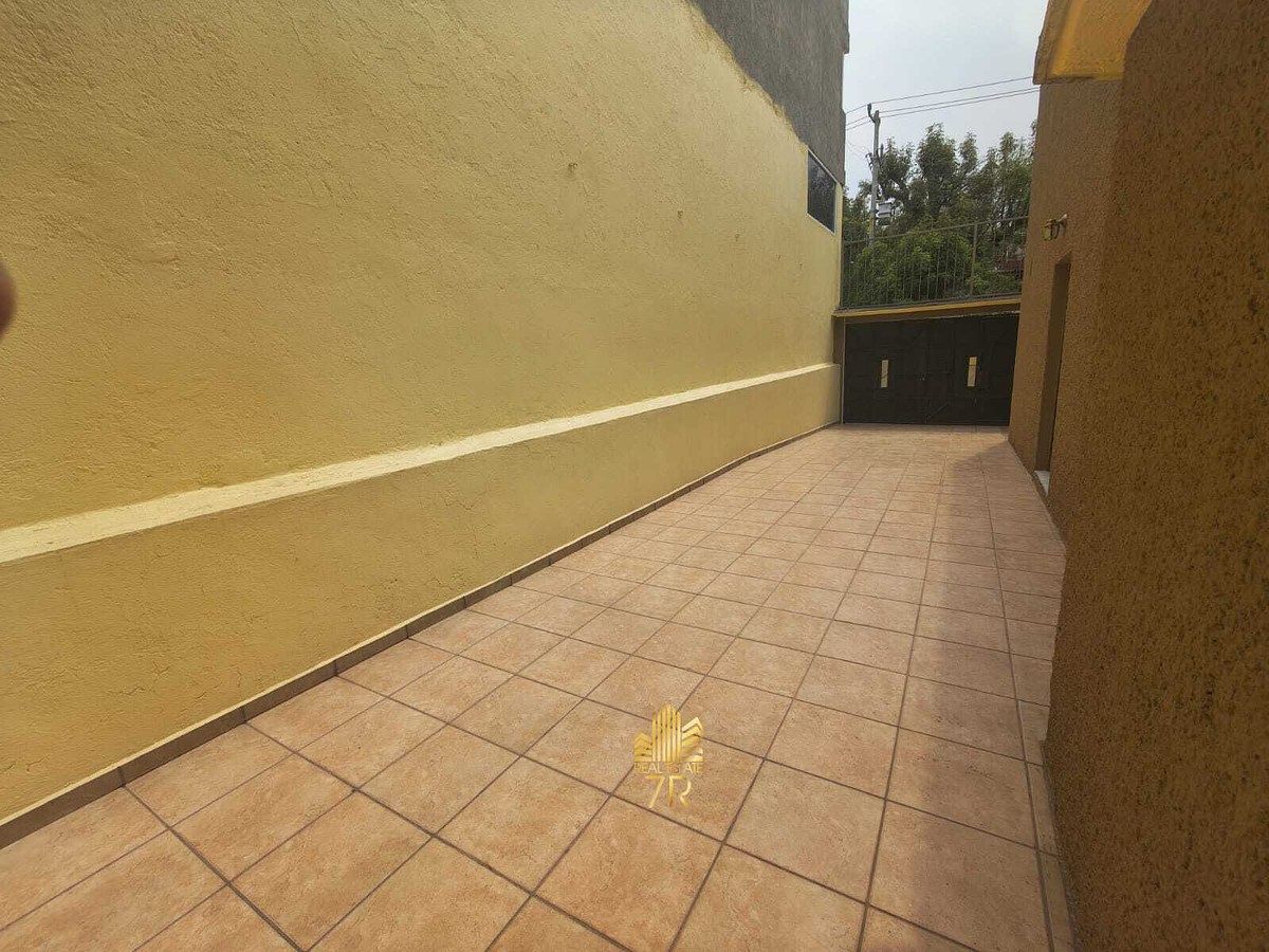 2 de 29: área de estacionamiento