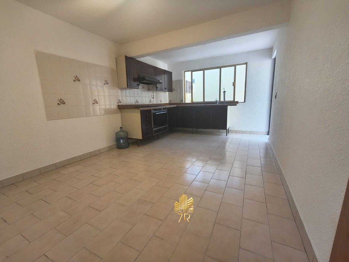 9 de 29: Cocina y área de ante comedor