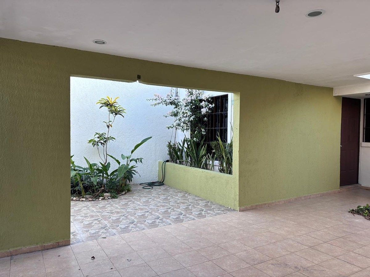 3 de 18: GARAGE TECHADO