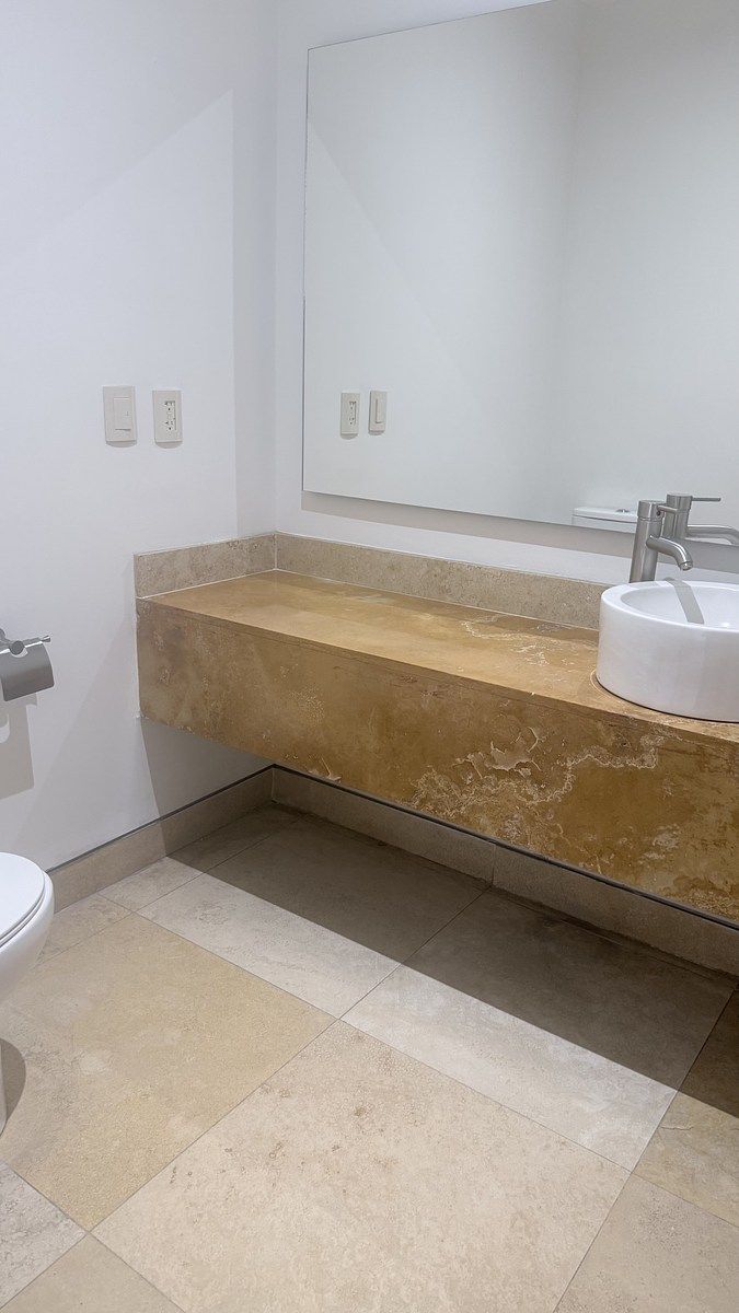 15 de 45: Baño visitas área social