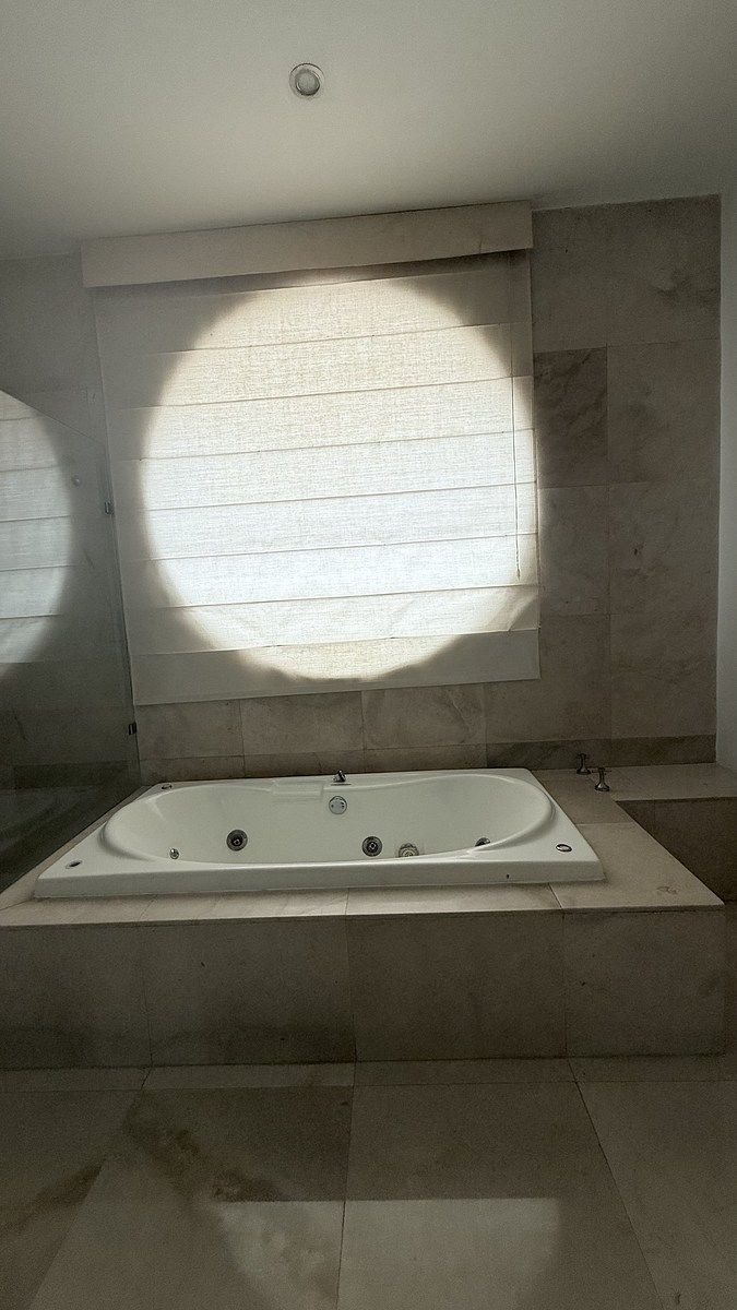 19 de 45: Baño, recámara principal