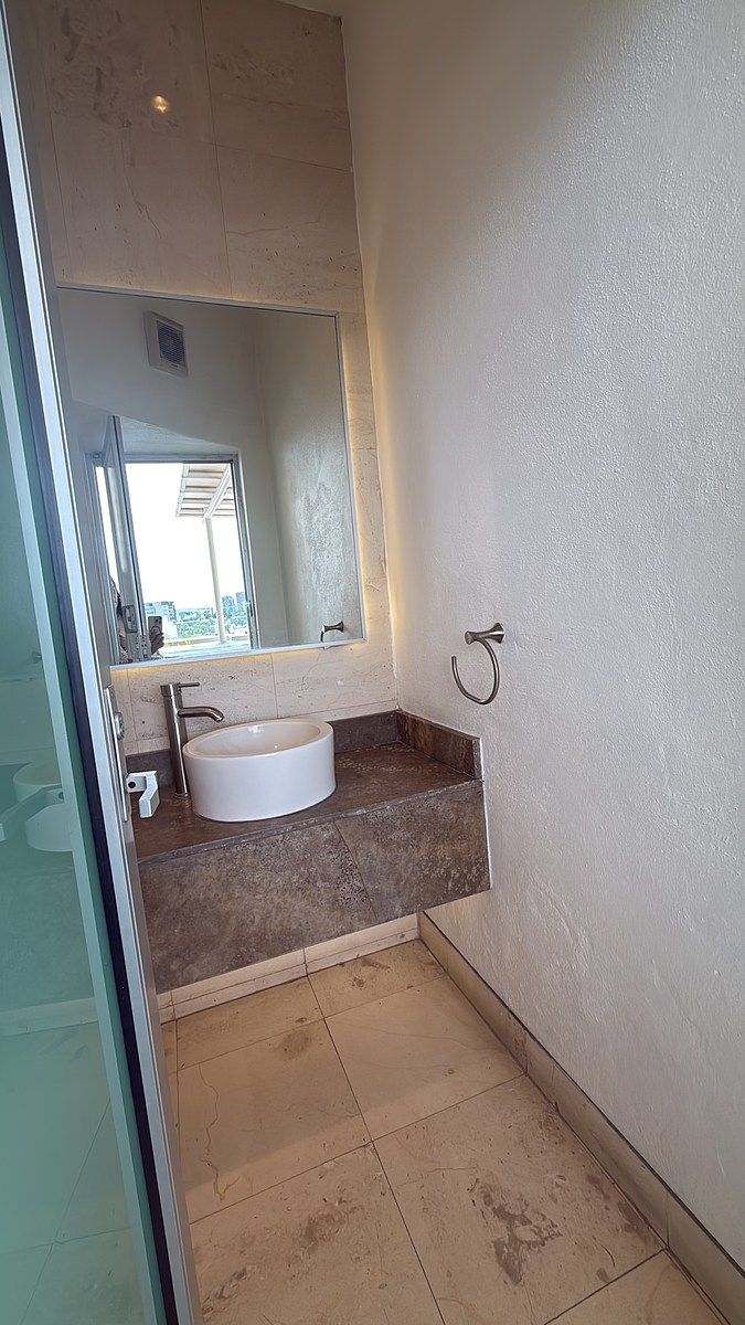 36 de 45: Baño terraza de uso común