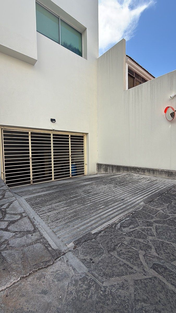 38 de 45: Ingreso vehicular