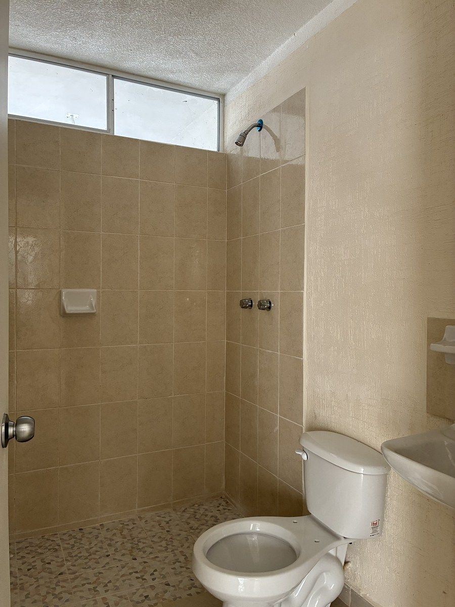 6 of 17: Baño original a la entrega