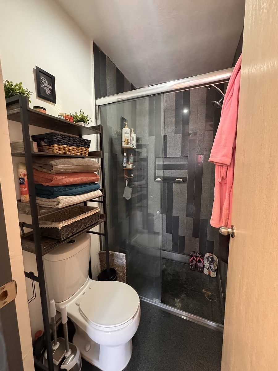 24 of 39: Baño recámara principal