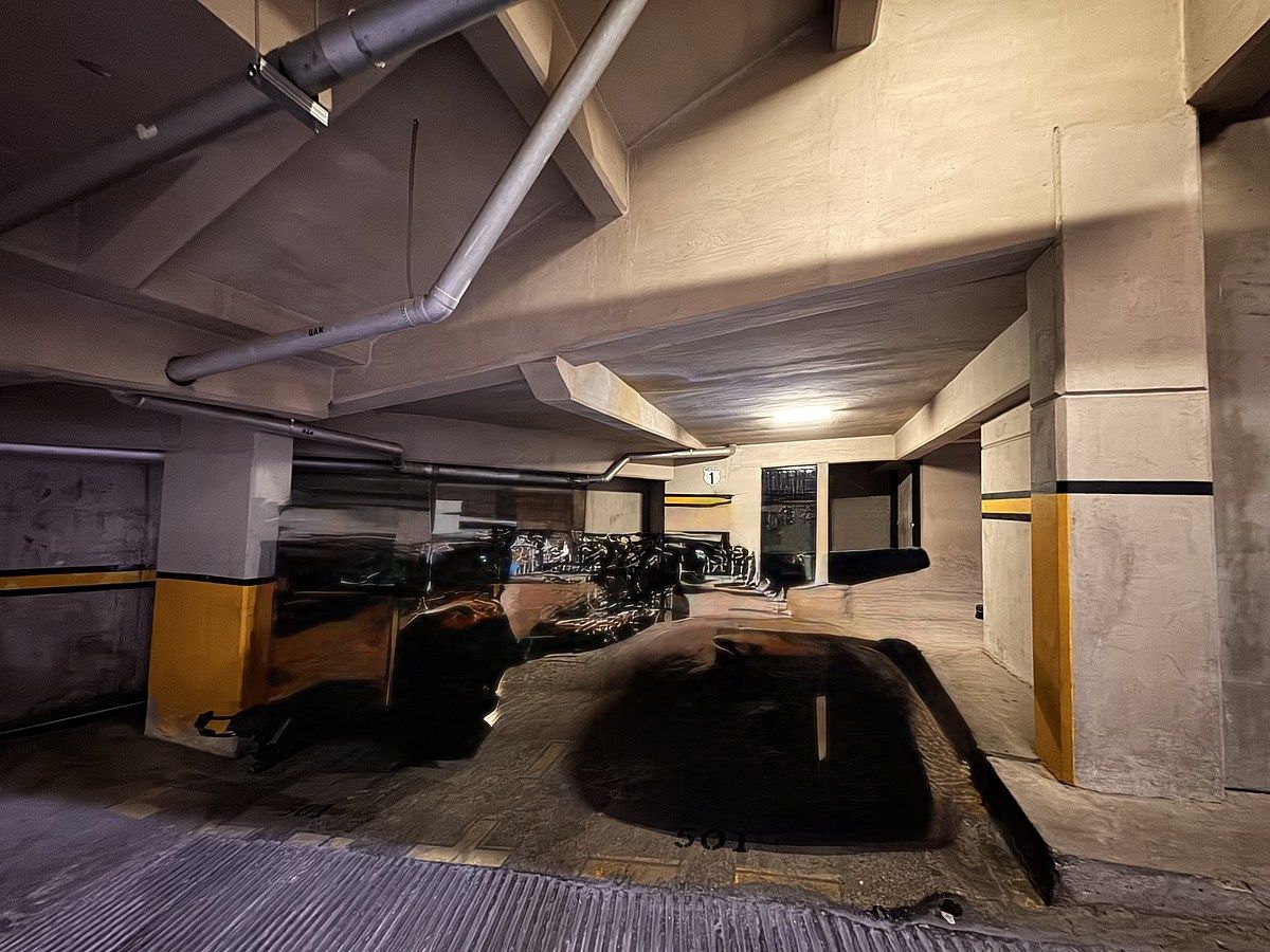 37 of 39: 2 lugares de estacionamiento que no se estorban