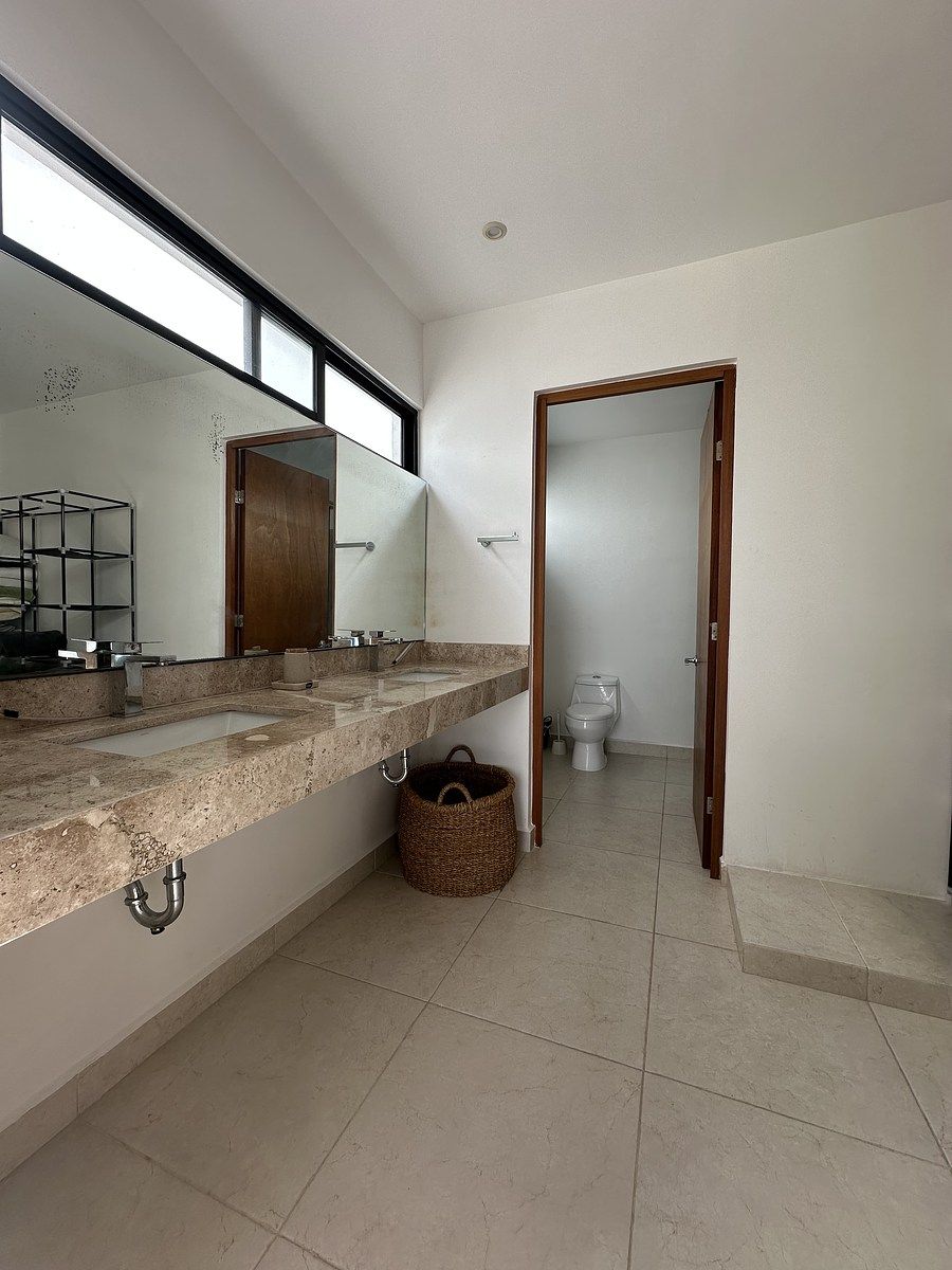 10 de 21: Baño 
Habitación principal