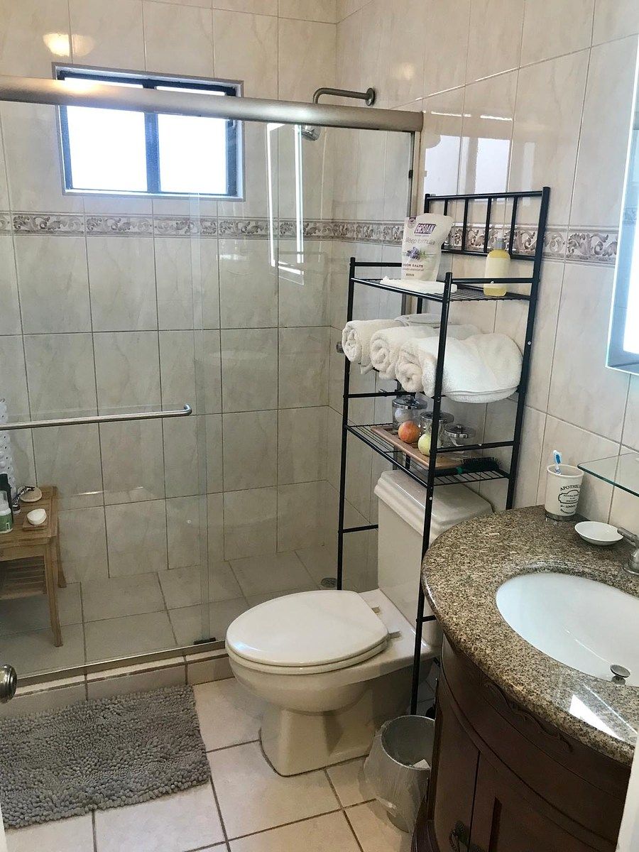 23 de 28: Baño completo recámaras secundarias