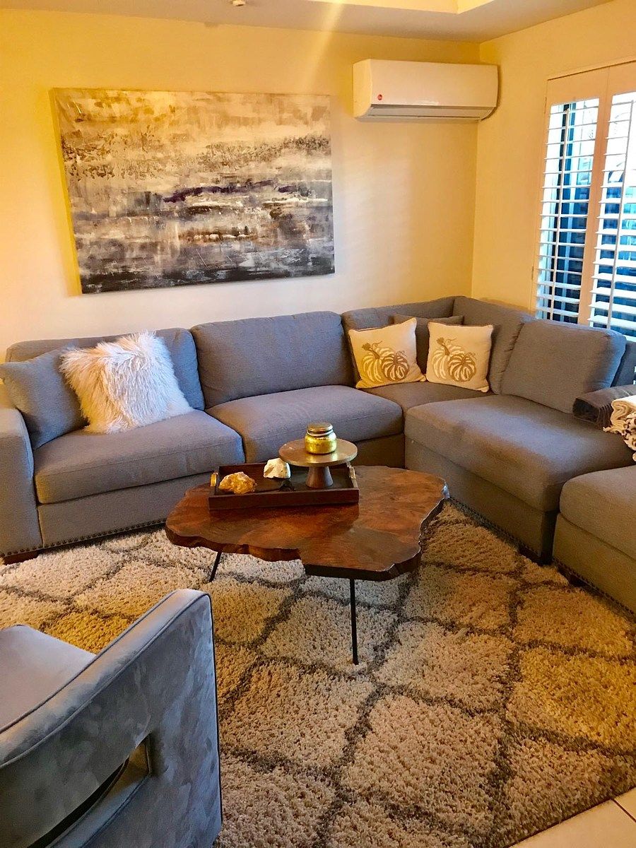 1 de 28: Área de sala 
Muebles no incluídos