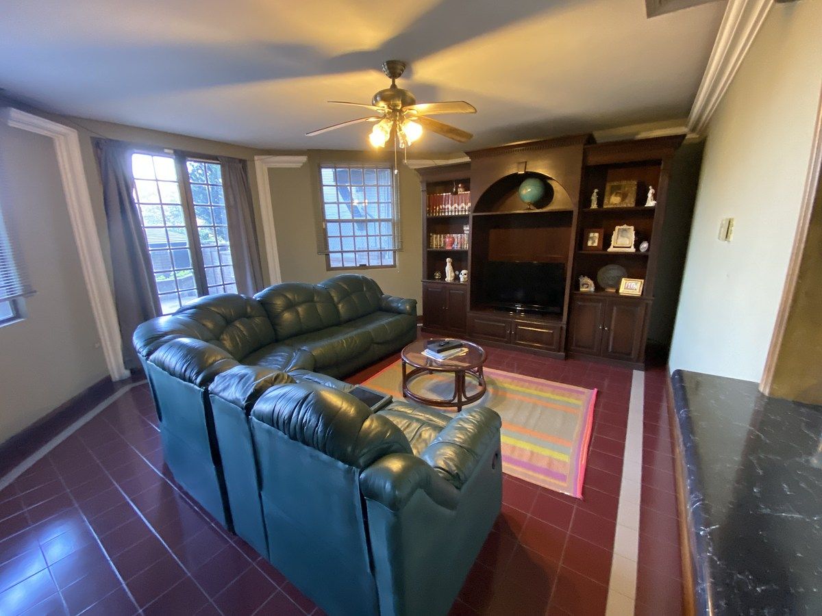 15 de 21: Sala de tele