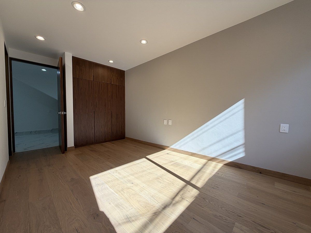 24 de 32: habitación secundaria