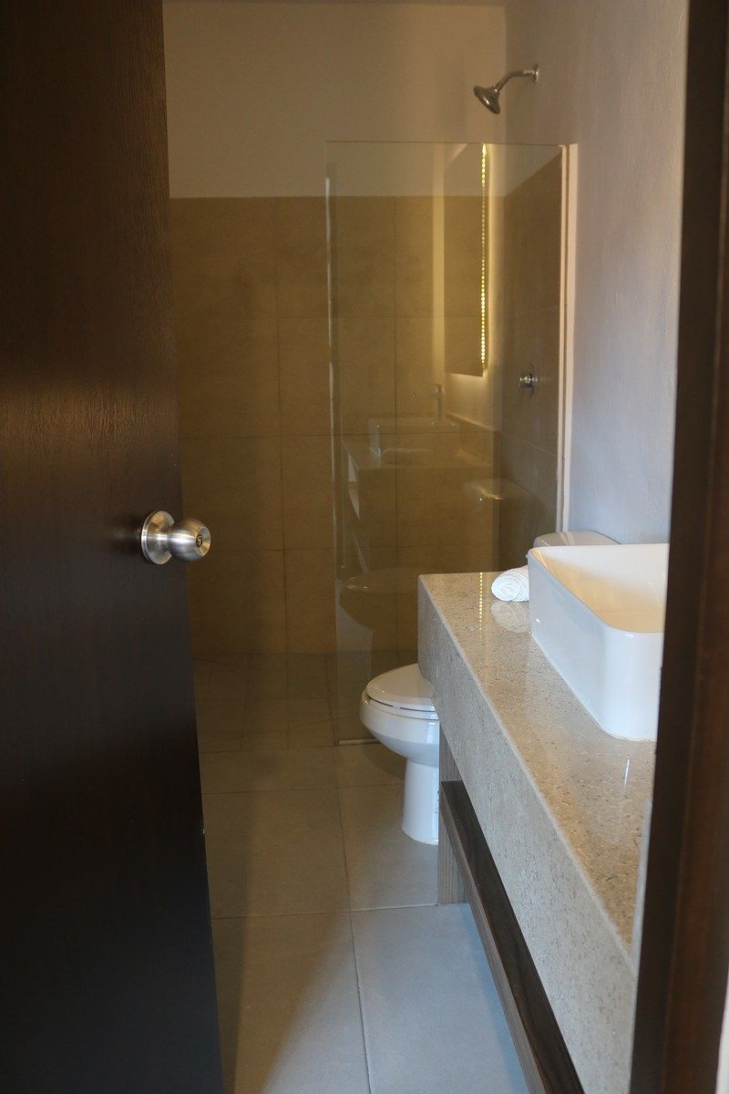 12 of 26: BAÑO PRINCIPAL