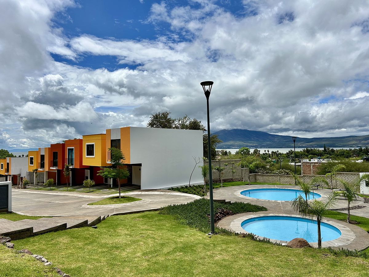 4 of 26: ALBERCA Y ALBERCA INFANTIL