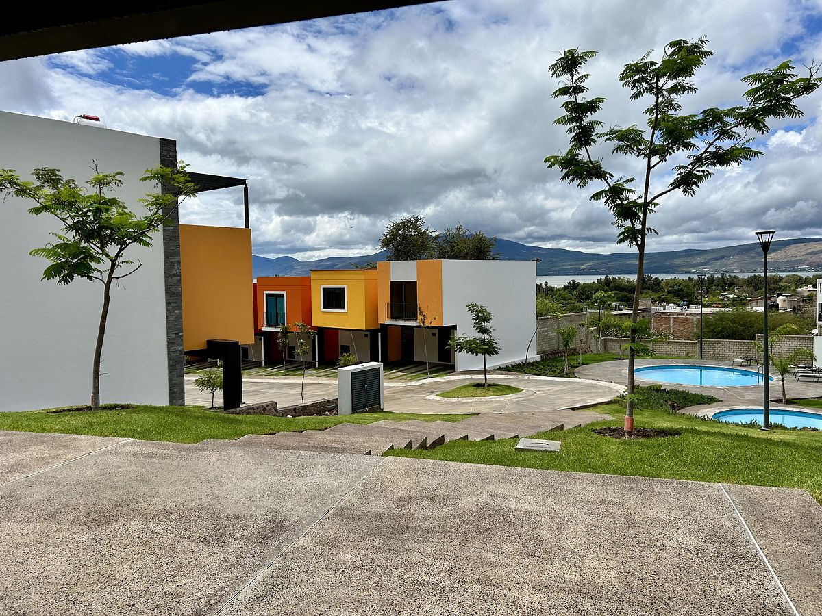 5 of 26: TERRAZA CON VISTA