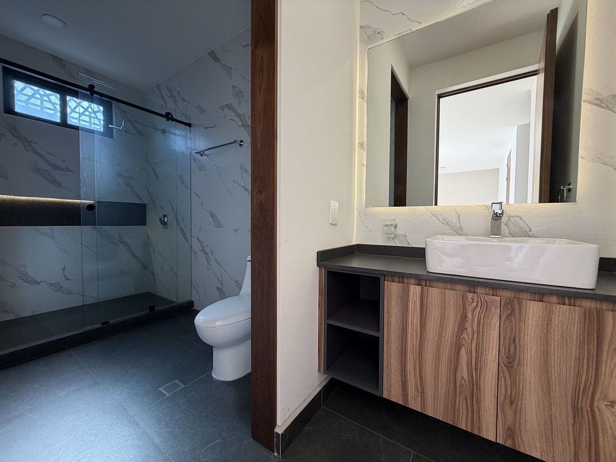 15 de 39: BAÑO HABITACIÓN PRINCIPAL