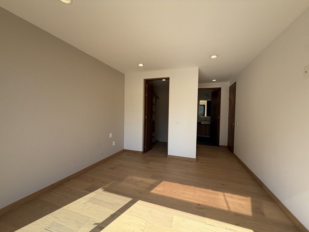 22 de 39: HABITACIÓN SECUNDARIA