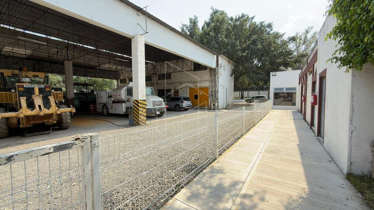 Bodega en Venta - Jardines de Santa Maria, Tlaquepaque. - foto 2