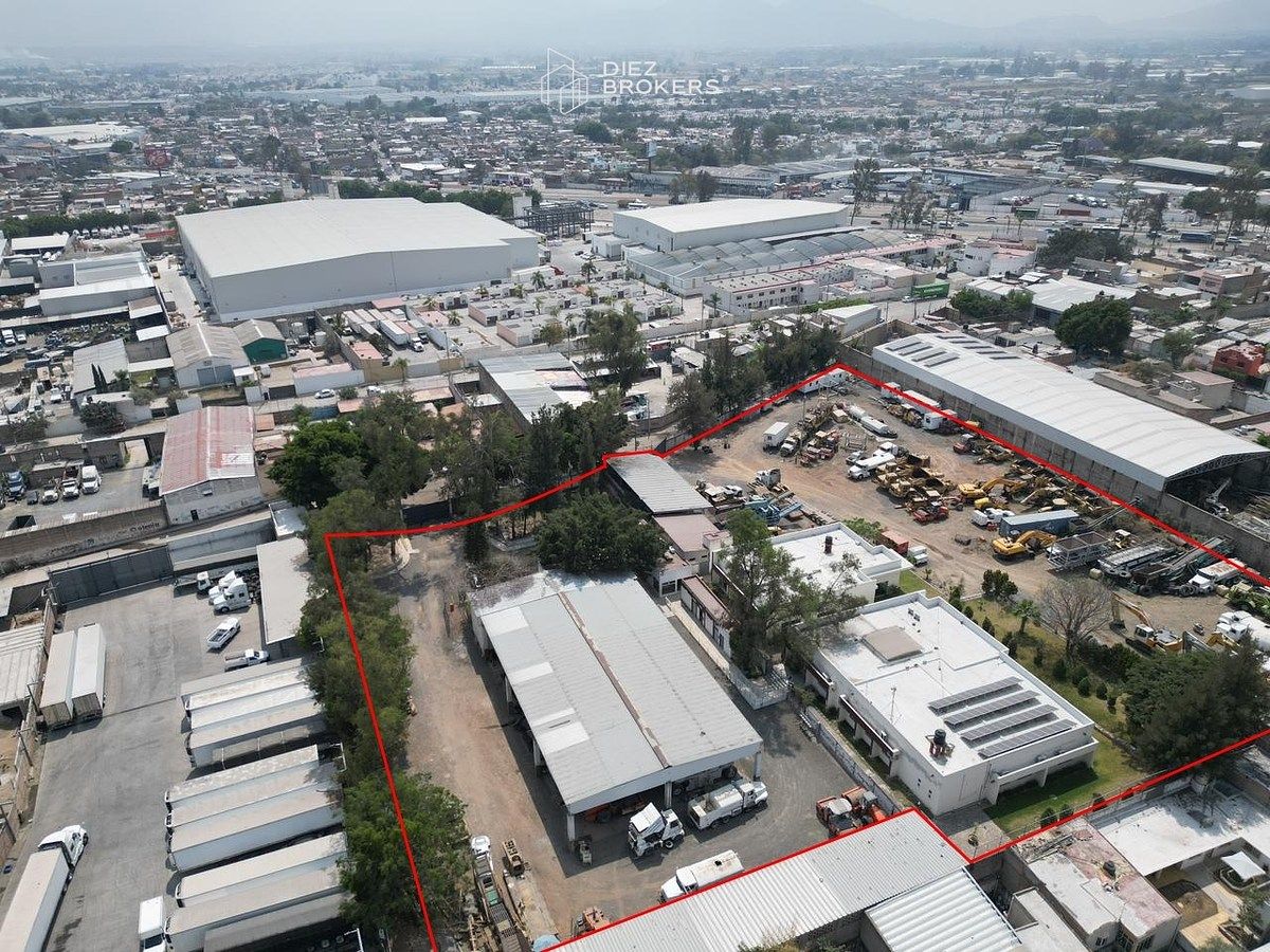 Bodega en Venta - Jardines de Santa Maria, Tlaquepaque. - foto 1