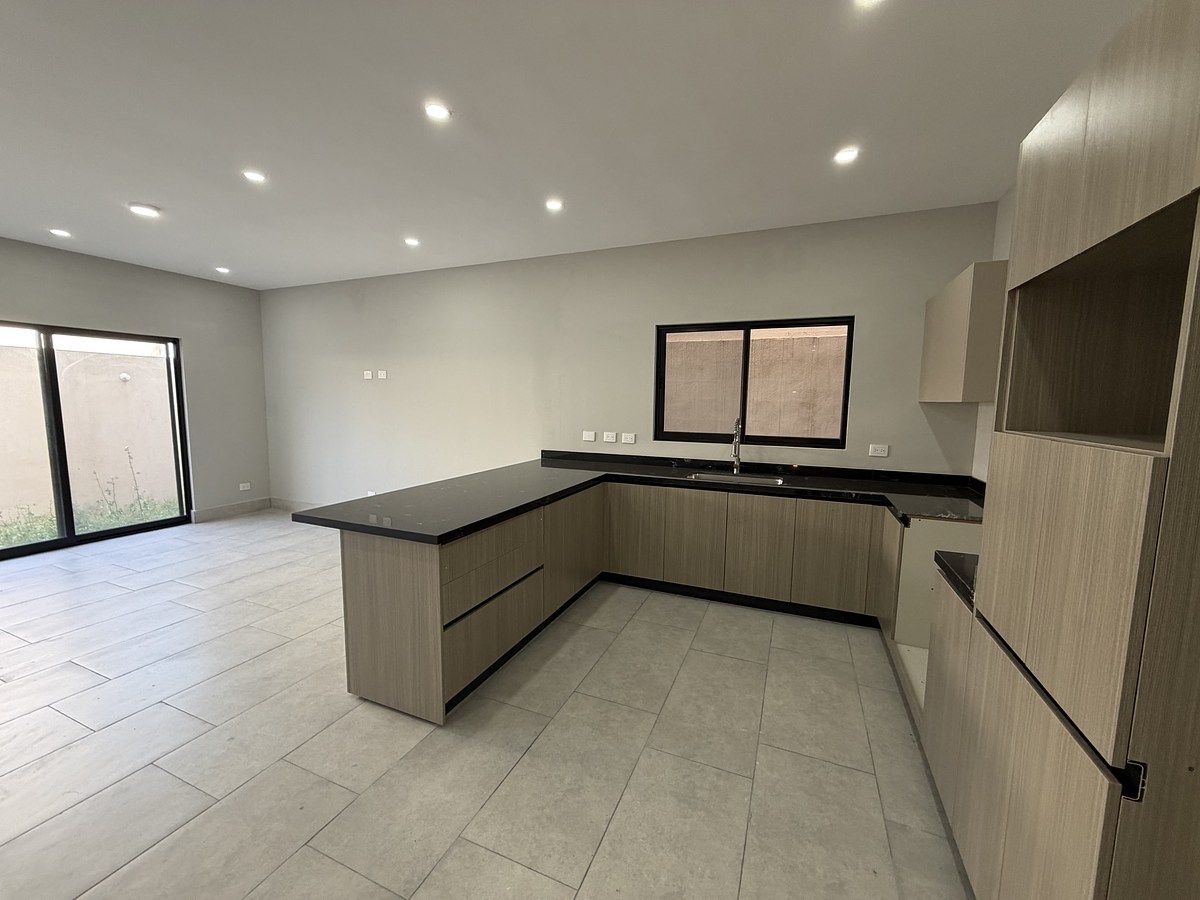 3 of 10: Cocina y sala