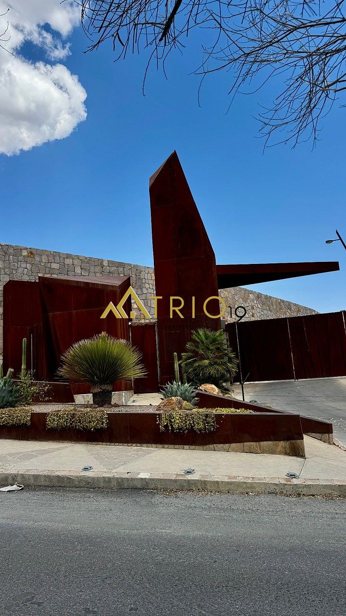 4 de 6: Acceso a Residencial Cresta Ferra