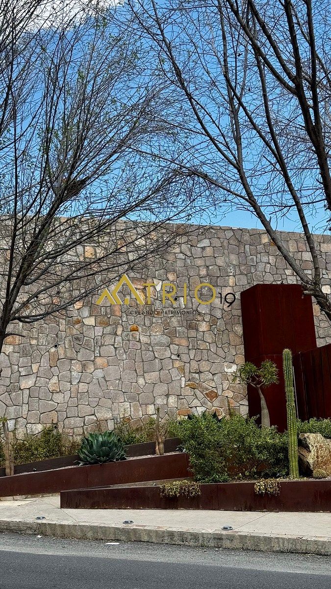 6 de 6: Acceso a Residencial Cresta Ferra