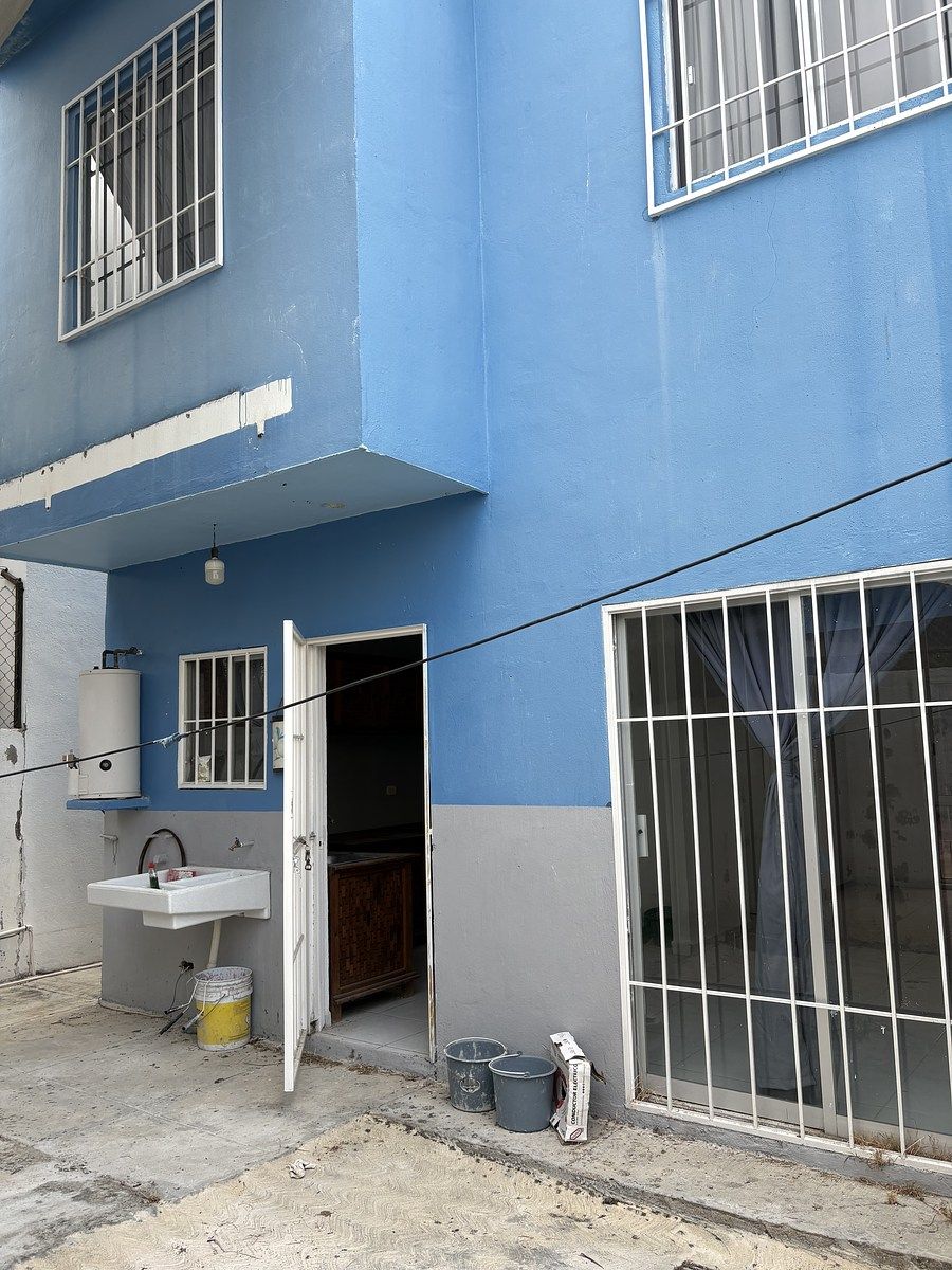 14 of 32: PATIO DE SERVICIO AMPLIO