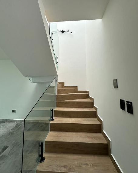 13 de 32: Escalera a PA