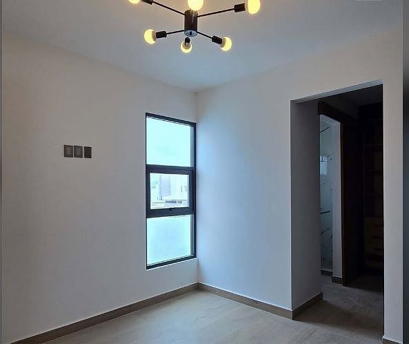 19 de 32: Recamara Principal con vista a entrada baño