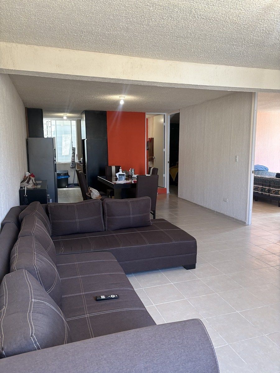 8 de 30: SALA AMPLIA Y ESPACIOSA