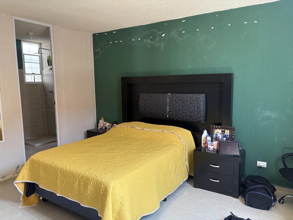 19 de 30: RECAMARA PRINCIPAL MUY AMPLIA Y CON BAÑO COMPLETO