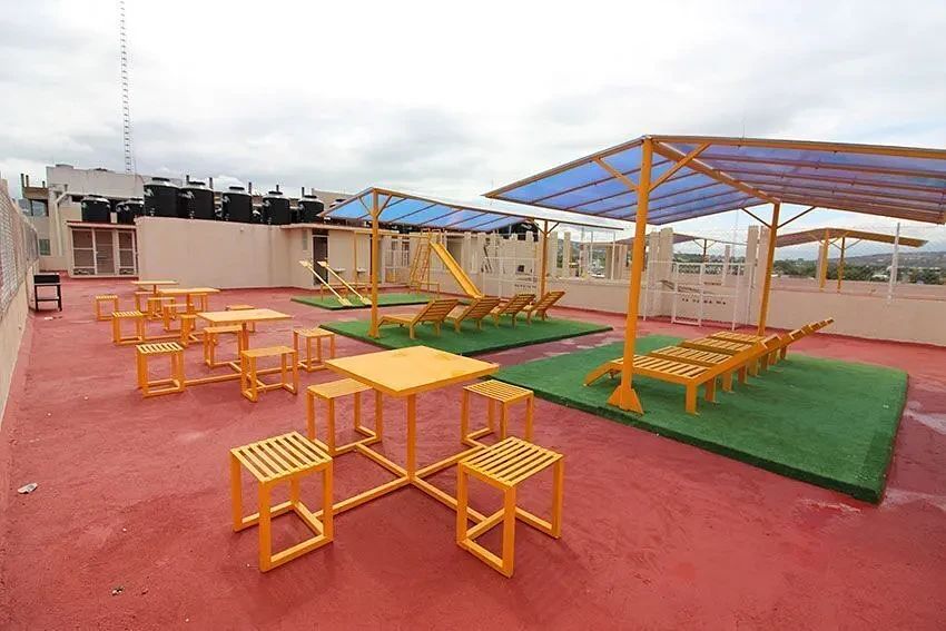 29 de 30: AREAS DE ESPARCIMIENTO (EN COMUN)