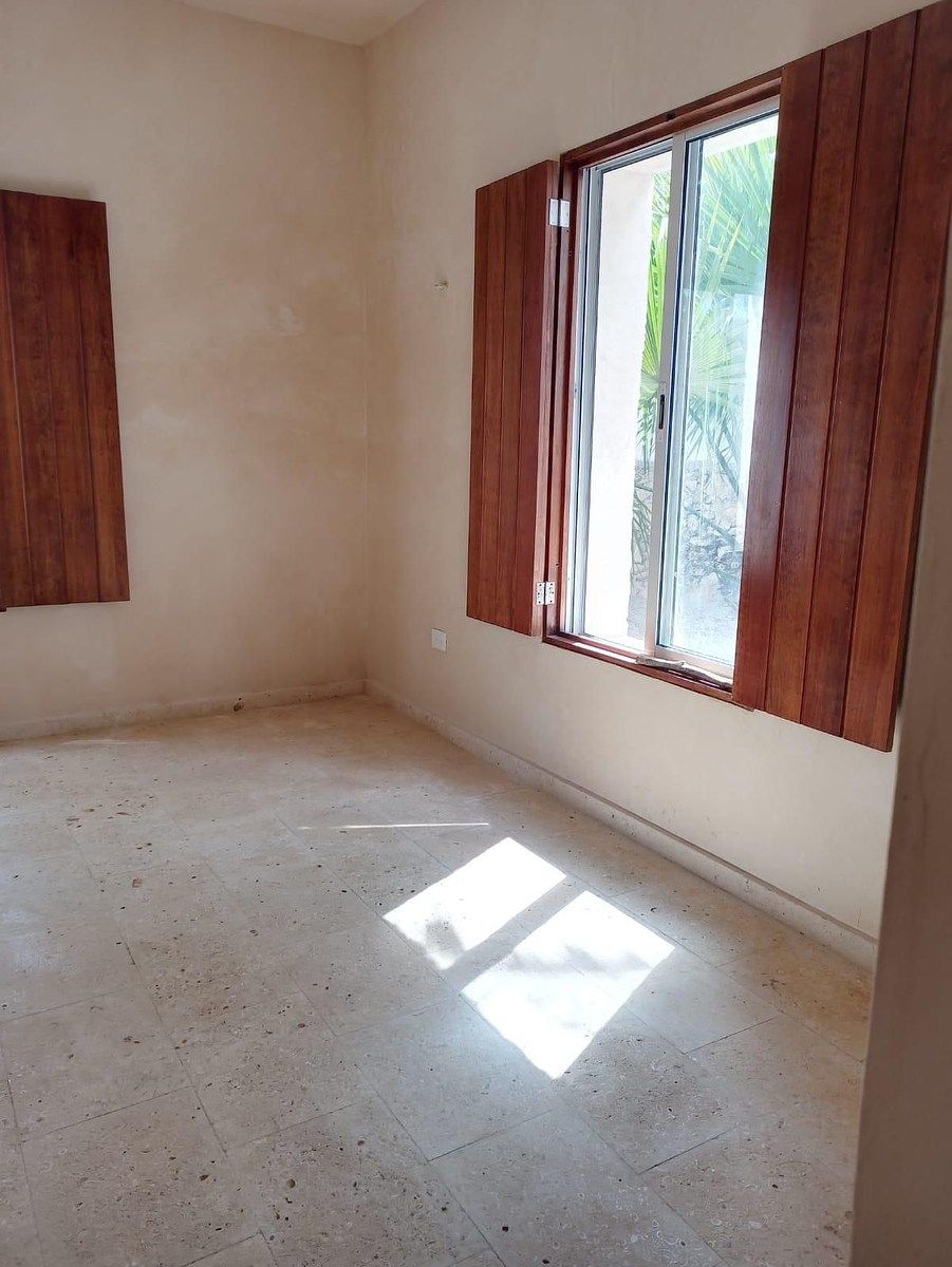 9 of 13: Habitación