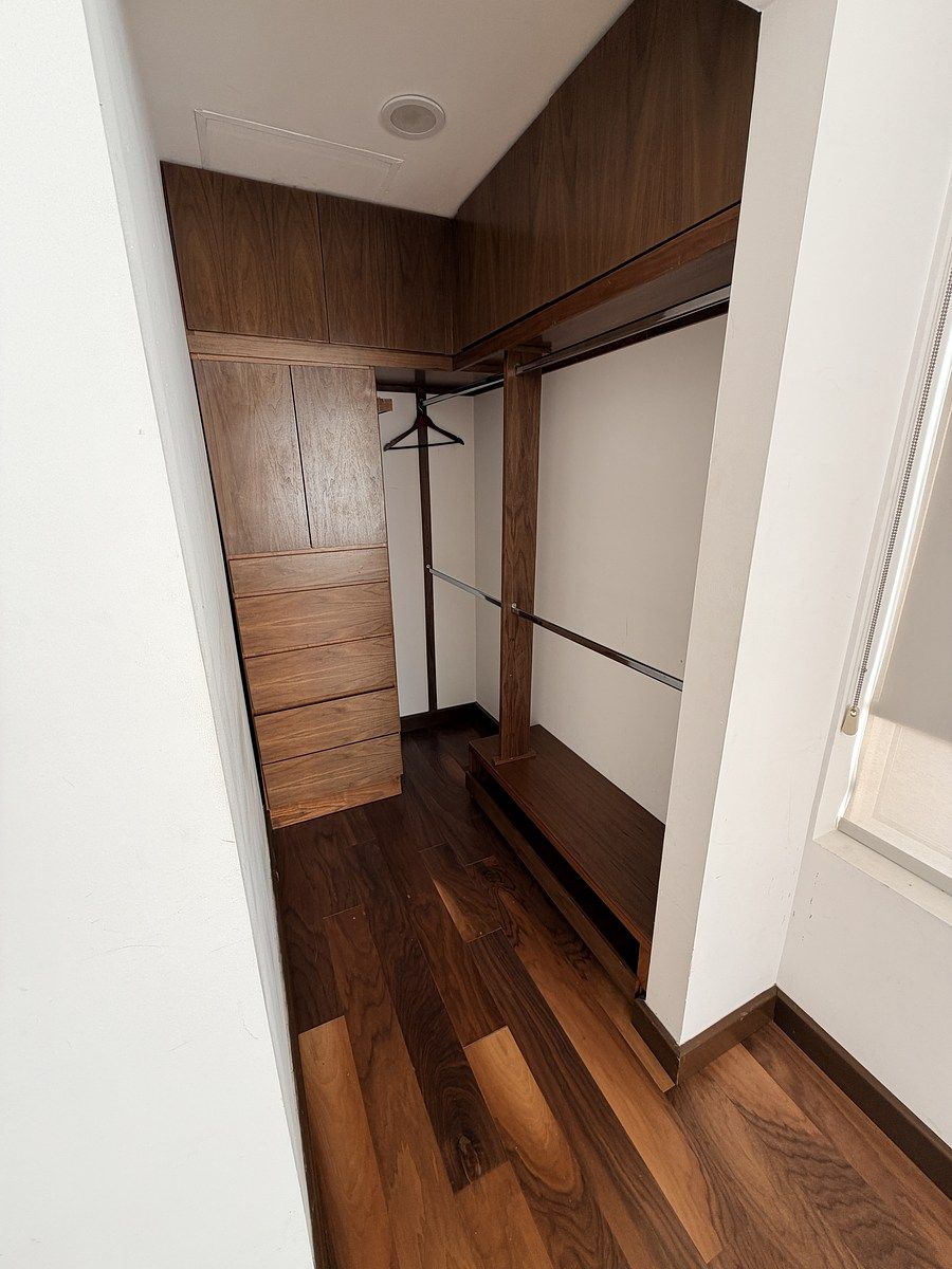 8 of 14: Closet Secundario