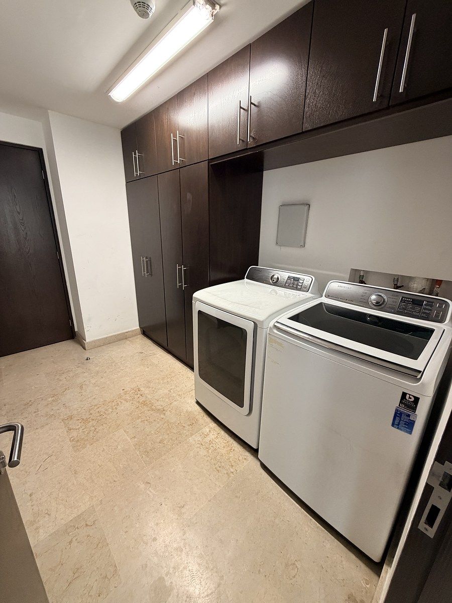 14 of 14: Lavanderia