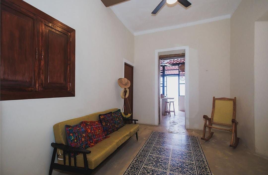 Casa en el Centro de Merida AMUEBLADA y con PANELES SOLARES - foto 4