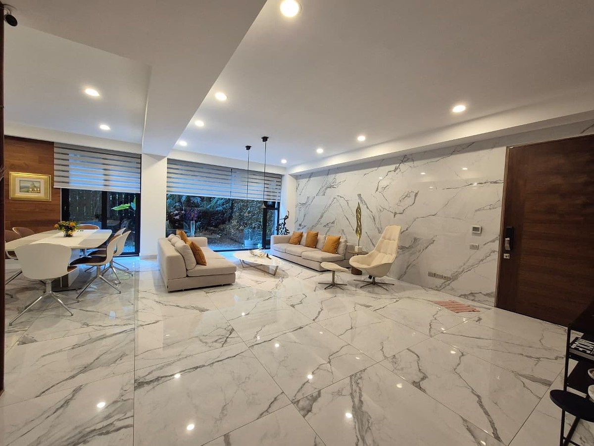 3 of 38: Vistas interiores del departamento