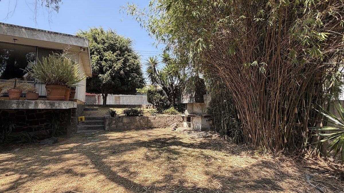 House for Sale in Ciudad Satélite to Remodel | 712 m² Corner Lot - foto 3