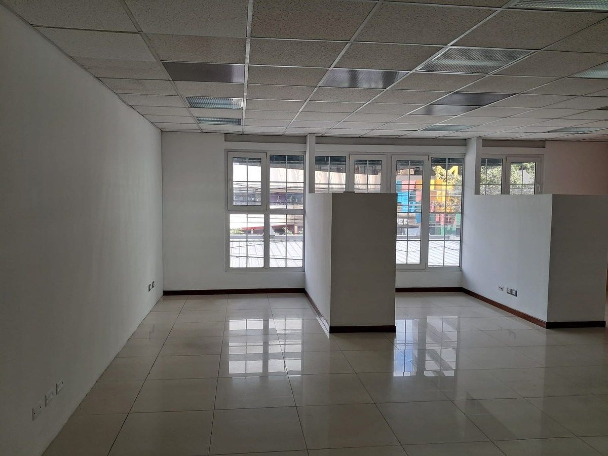 Oficina en ALQUILER en zona 10
