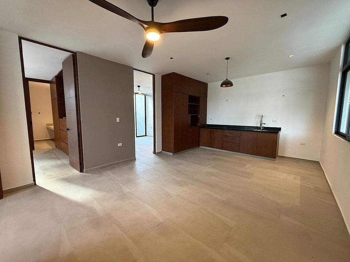 2 of 10: Sala, Comedor y Cocina