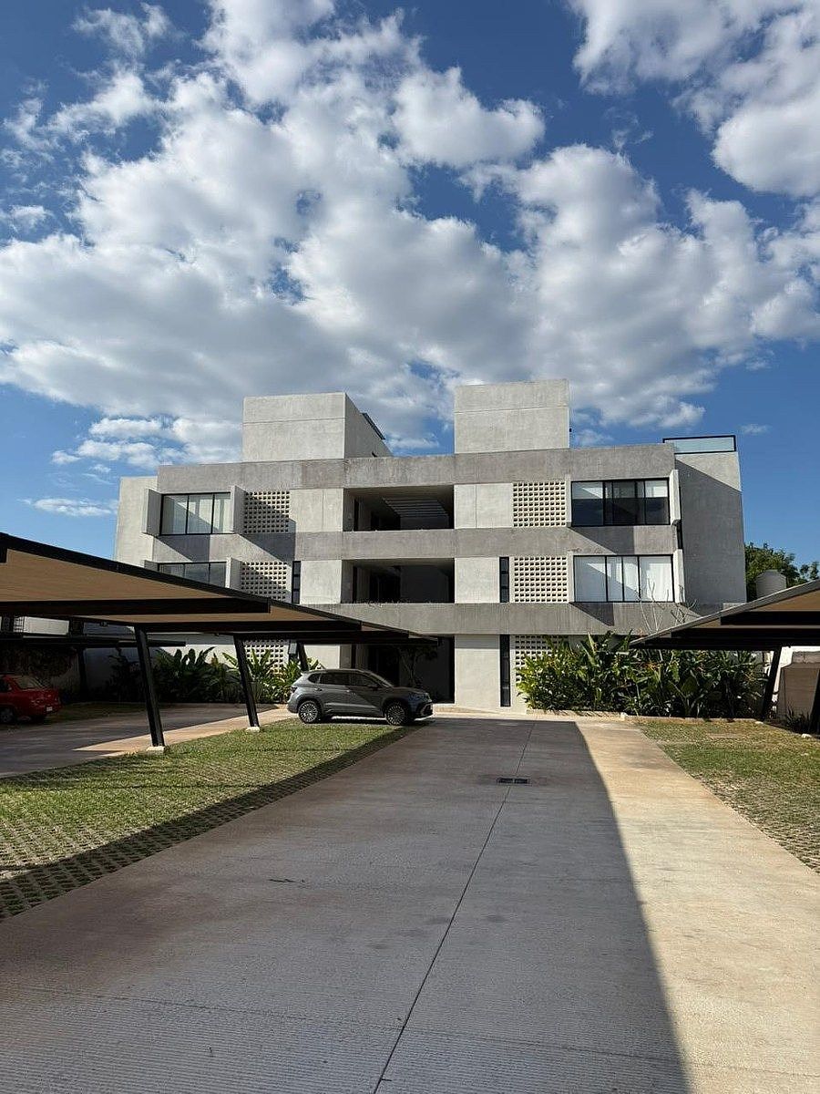 10 of 10: Fachada Principal