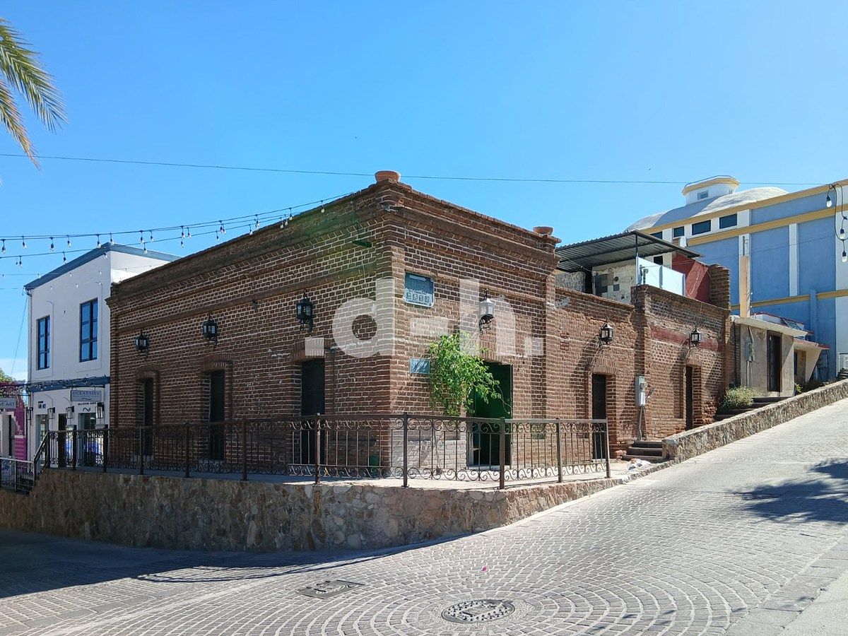 1 de 35: Top Location