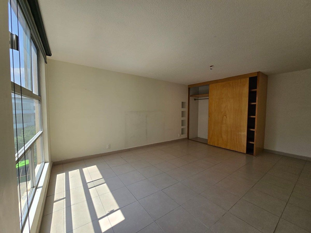 3 of 13: Recámara 1