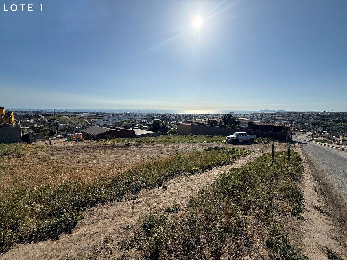 Great Opportunity: 2 Mixed Lots with Sea View in Plan Libertador