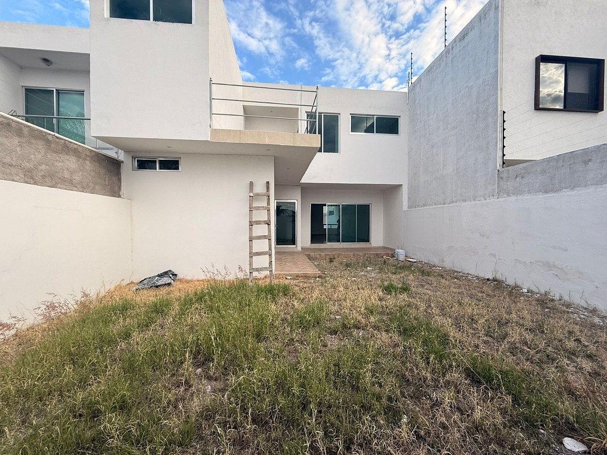 6 de 30: Jardin trasero