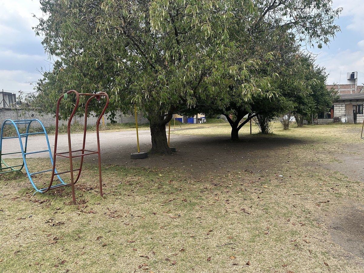 Venta de Terreno en Pilares a una Cuadra de Tollocan. Bardeado‼️