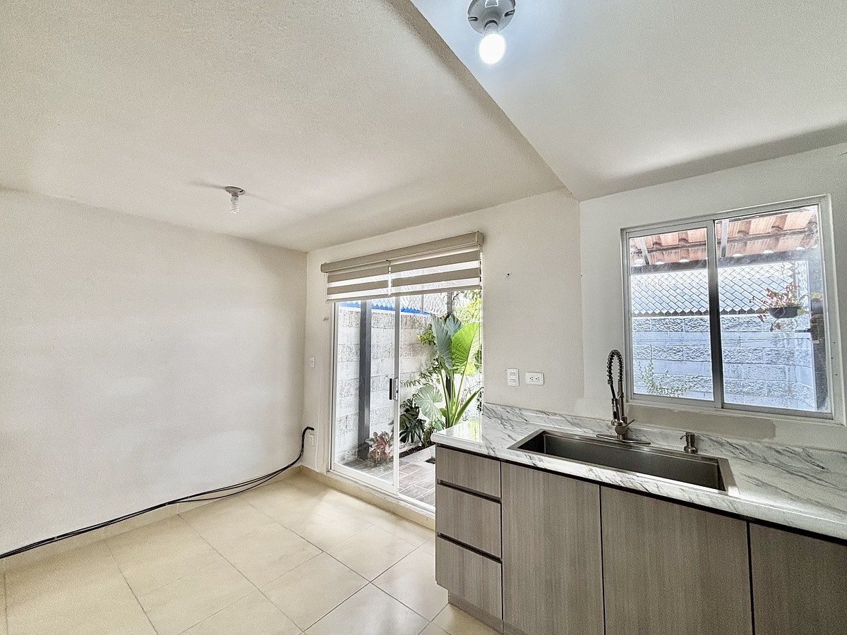 6 of 26: Equipada con cocina integral .