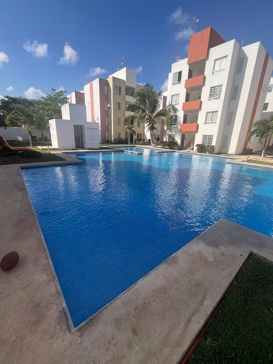 2 de 18: AREA DE ALBERCA